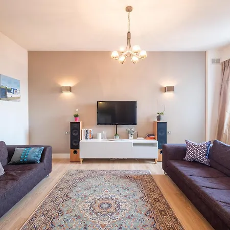 Tranquil Place In The Middle Of Downtown 2br 소피아