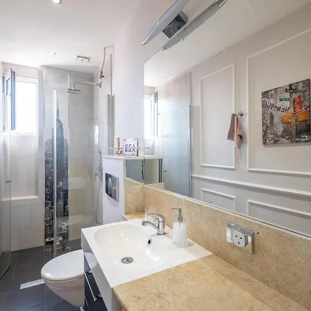 Tranquil Place In The Middle Of Downtown 2br