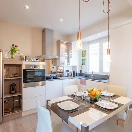 아파트 Tranquil Place In The Middle Of Downtown 2br *