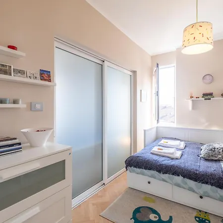 Tranquil Place In The Middle Of Downtown 2br *