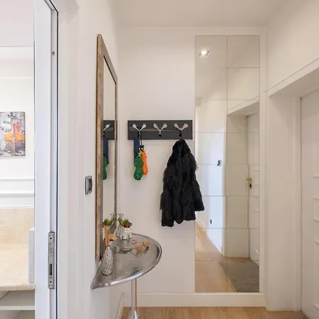 Tranquil Place In The Middle Of Downtown 2br 아파트